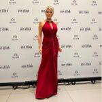 Didem Taslan Instagram – #Son Dilek Filminin Basın Lansmanı’ndaki şıklığım için Sevgili @ipekkiziltanofficial a çok teşekkür ederim🙏🏻🧿🌺 Muhteşem bir elbiseydi👌🏻💯❤️🧿❤️ #didemtaslan #actress #model #lifestyle #hello #nightdress #instagood #explore #photooftheday #lucky #smile #istanbul  #amazing #colorfull #shorthair #goodtimes #november