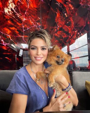 Didem Taslan Instagram - Jokerimle başladık güne❤️🧿❤️ #joker #mydog #goodmorning #didemtaslan #hello #actress #model #explore #photooftheday #instagood #smile #keşfet #colorful #tuesday #lifestyle #amazing #istanbul #nişantaşı