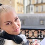 Didem Uzel Instagram - PARIS 💙🤍❤️ sen çok güzelsin ama sadece 3-4 günlük tatillerde buluşalım, yaşamak için benim tarzım değilsin 😁😁😁 #parisvibes #paris #FR #parisstyle #parislovers