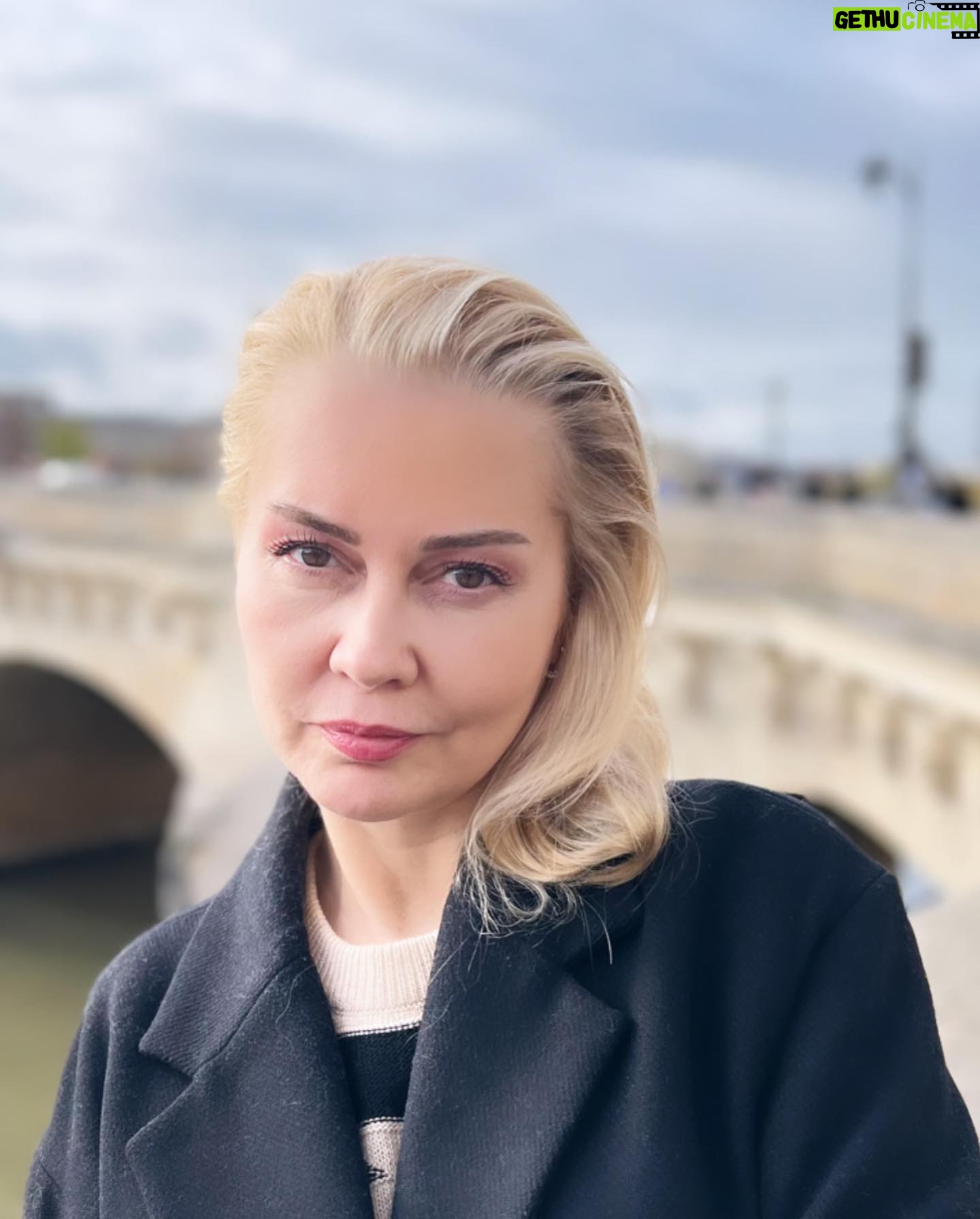Didem Uzel - 7.8K Likes - PARIS 💙🤍❤️ sen çok güzelsin ama sadece 3-4 günlük tatillerde buluşalım, yaşamak için benim tarzım değilsin 😁😁😁 #parisvibes #paris #FR #parisstyle #parislovers