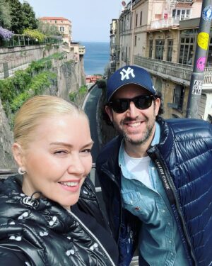 Didem Uzel Instagram - Selim’i bir daha bu kadar gülerken göremezsiniz. O yüzden bi like isterim ❤️😁 @v.selimsari  #sorrentoitaly #italy #napoli #possitanotoamalfi #possitano