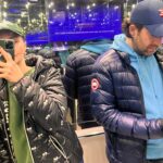 Didem Uzel Instagram - Napoli öyle bir şehir ki dokusu hiç bir yerde görmediğim eski, köhne bir yapıya sahip. Her sokağı fotolamak istiyorsunuz. İçin de adeta kayboluyor yada ne bilim film setinde gibi hissediyorsunuz… o yüzden hiç bir fotoğrafa filtre koymadım ve altına müzikde döşemedim… buyrun benimle yağmur altında geçirdiğimiz 4-5 saatin hikayesi. Bu arada alışverişde yaptık 🤦🏼‍♀️ #napoli #italy