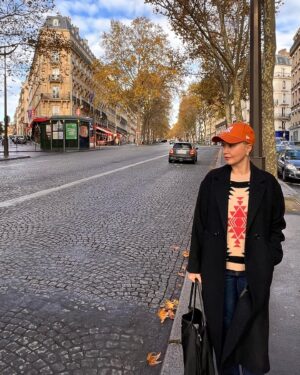 Didem Uzel Instagram - PARIS 💙🤍❤️ sen çok güzelsin ama sadece 3-4 günlük tatillerde buluşalım, yaşamak için benim tarzım değilsin 😁😁😁 #parisvibes #paris #FR #parisstyle #parislovers