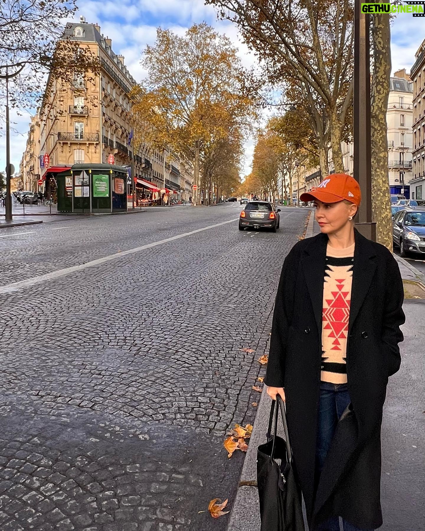 Didem Uzel - 7.8K Likes - PARIS 💙🤍❤️ sen çok güzelsin ama sadece 3-4 günlük tatillerde buluşalım, yaşamak için benim tarzım değilsin 😁😁😁 #parisvibes #paris #FR #parisstyle #parislovers