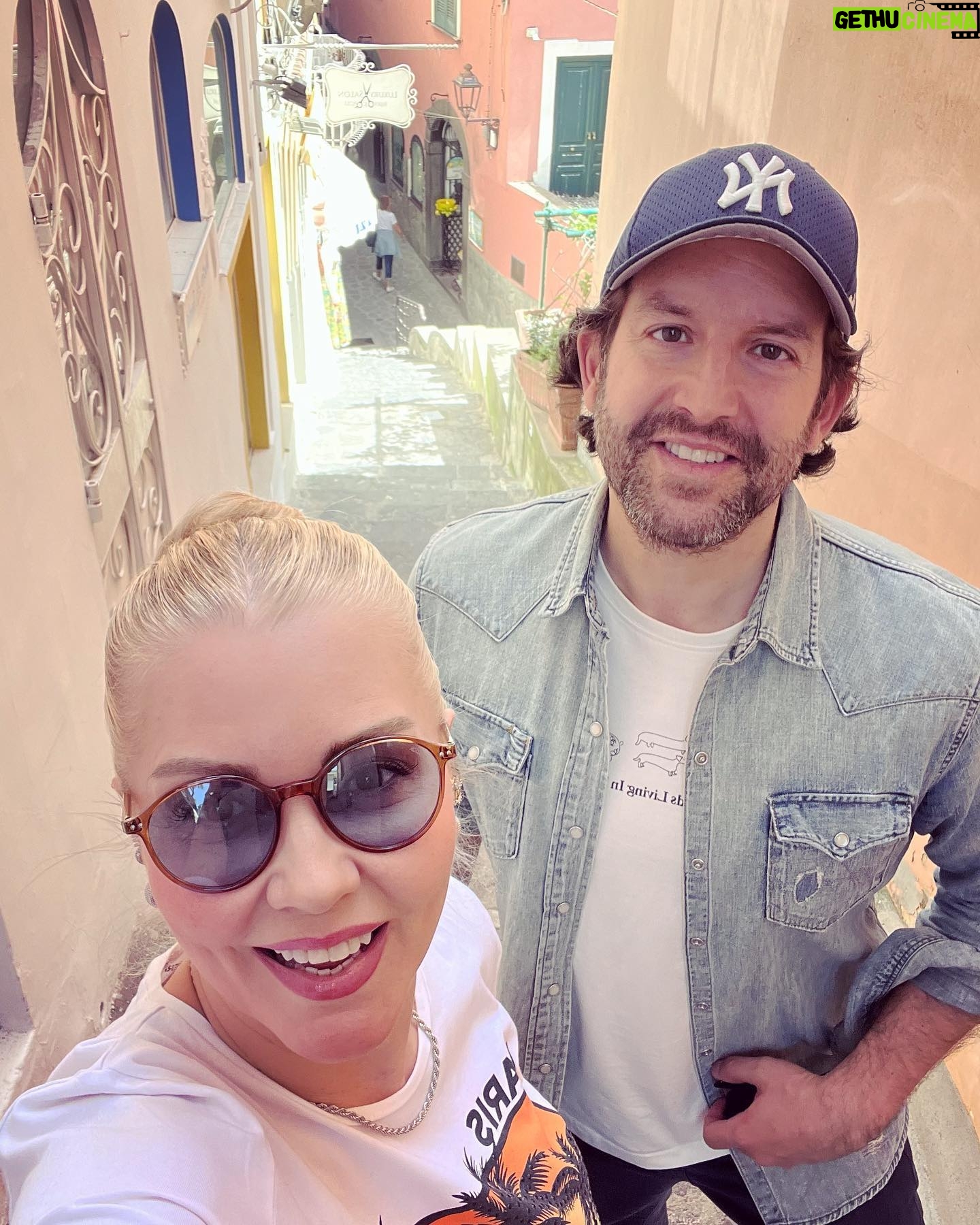Didem Uzel - 8.5K Likes - Selim’i bir daha bu kadar gülerken göremezsiniz. O yüzden bi like isterim ❤️😁 @v.selimsari #sorrentoitaly #italy #napoli #possitanotoamalfi #possitano