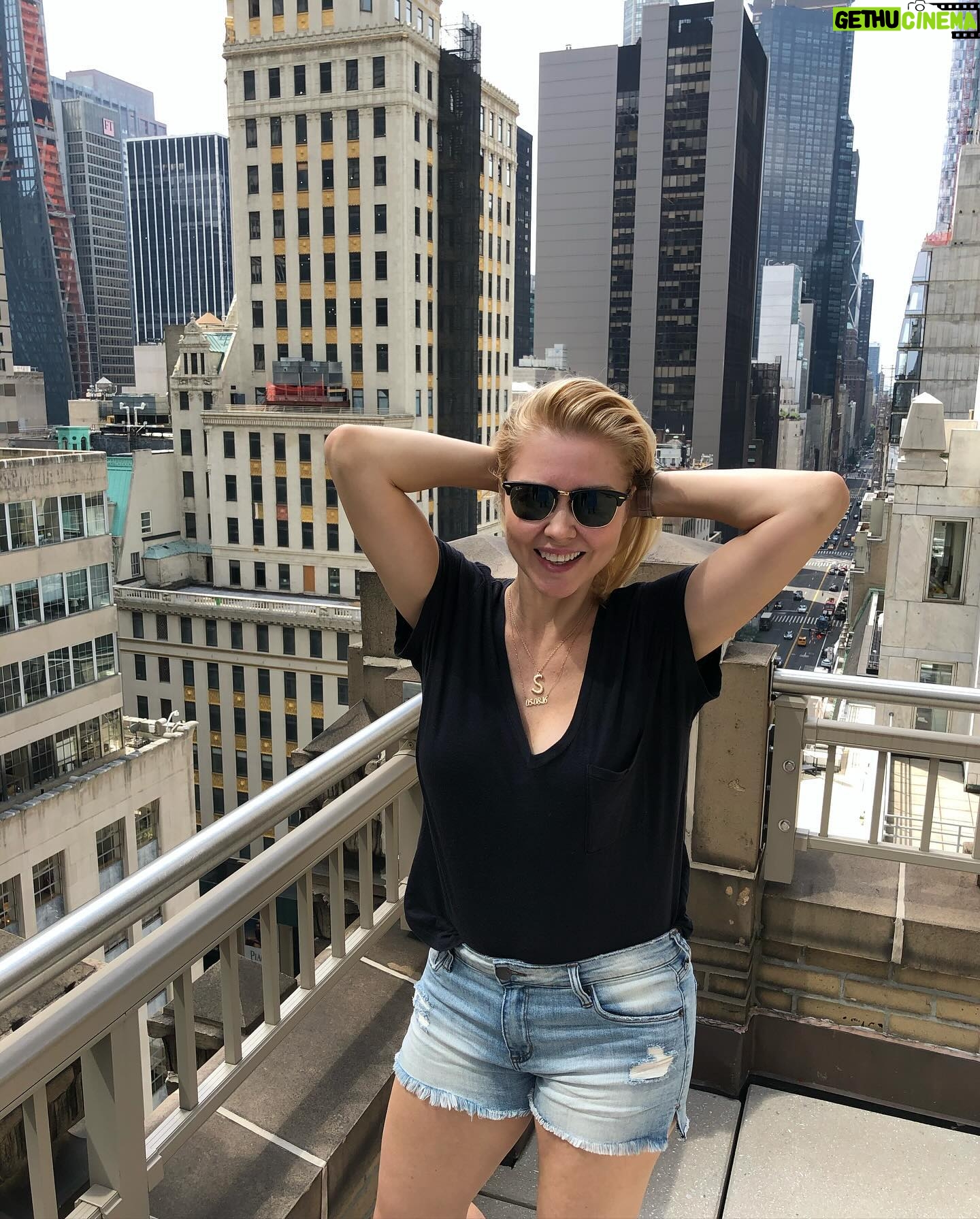 Didem Uzel Instagram - New York’tan taşınmadan önceki son yaz…. #newyorkcity #NYC #newyork