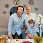 Didem Uzel Instagram - İyi ki doğdum 🥰 Önce anne ve babama teşekkür ederim; beni çok istek ve heyecanla dünyaya getirip büyüttükleri için. Sonra da herşeyi başarabilme gücünü keşfettiğim için kendime teşekkür ederim 😁😁 #iyikidoğdum #19mayısgençlikvesporbayramımızkutluolsun