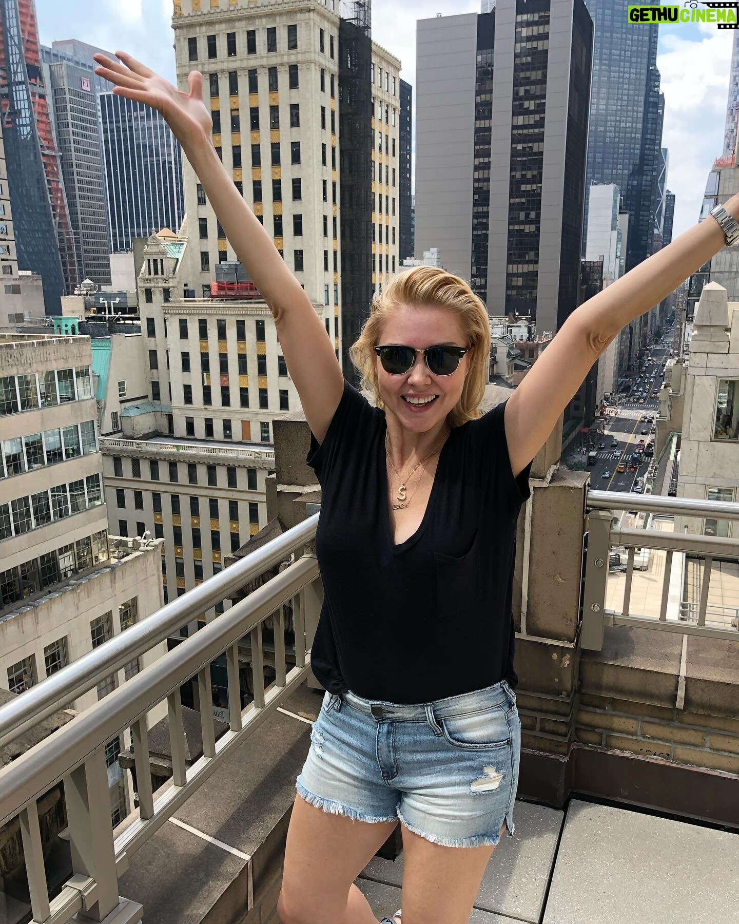 Didem Uzel Instagram - New York’tan taşınmadan önceki son yaz…. #newyorkcity #NYC #newyork