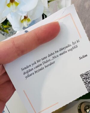 Didem Uzel Instagram - İyi ki doğdum 🥰 Önce anne ve babama teşekkür ederim; beni çok istek ve heyecanla dünyaya getirip büyüttükleri için. Sonra da herşeyi başarabilme gücünü keşfettiğim için kendime teşekkür ederim 😁😁 #iyikidoğdum #19mayısgençlikvesporbayramımızkutluolsun