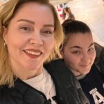 Didem Uzel Instagram – Bazı güzel anlar…. Kimsenin ne anlama geldiğini dahi bilmediği ama sadece benim o günkü koşullarda ne hissettiğimi anlatan fotolar…. Yüzlerde ki ifadelere bakın;  mutluluk, tedirginlik, huzur ve bilinmezlik ne ararsanız var. Dedim ya bir tek ben bilirim o fotodaki ruh halini 💜🥰 #nohashtagneeded