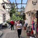 Didem Uzel Instagram - Gençler eğleniyordu ❤️☺️ @v.selimsari #positano #italy #amalficoast #positano🇮🇹