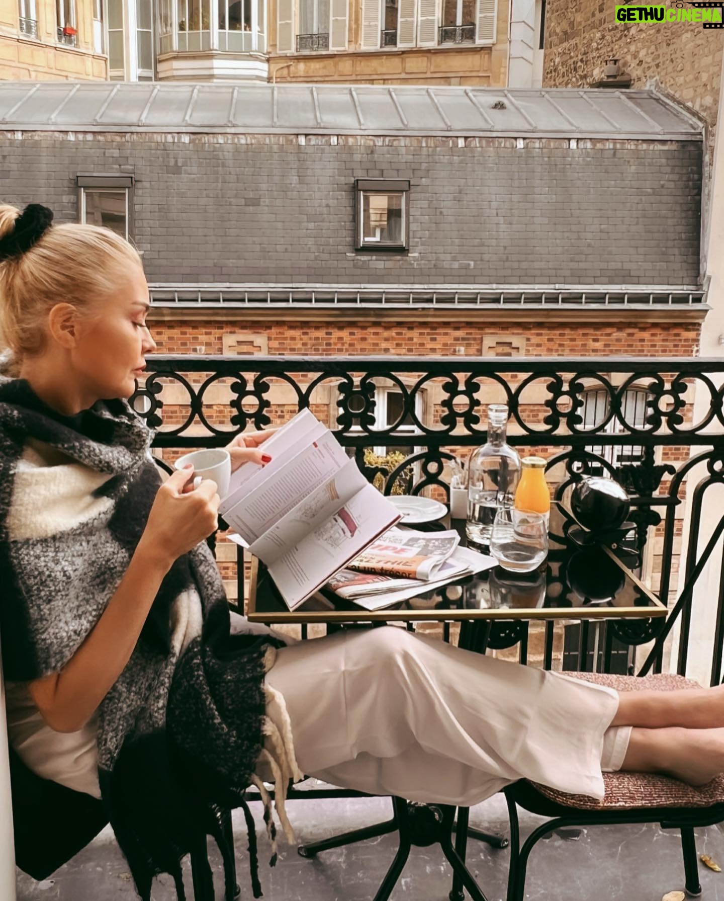 Didem Uzel - 7.8K Likes - PARIS 💙🤍❤️ sen çok güzelsin ama sadece 3-4 günlük tatillerde buluşalım, yaşamak için benim tarzım değilsin 😁😁😁 #parisvibes #paris #FR #parisstyle #parislovers