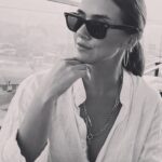 Dilşad Şimşek Instagram - “Güzel gözlerin olsun istiyorsan, onları başkalarındaki güzellikleri görmek için kullan. Güzel dudaklar için nezaket sözcükleri söyle. Ve güzel bir duruş için hiçbir zaman yalnız olmadığını bilerek yürü” -Audrey Hepburn