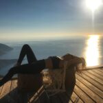 Dilşad Şimşek Instagram – Soluduğun hava,
Özgürce bakabildiğin gökyüzü,
Uçsuz derinlikteki deniz,
Sessizlik…