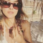 Dilşad Şimşek Instagram - Ne deniz, ne elbise, ne… mevsimi açılmadı🤚🏻Hepsi geçen yazdan🩵🌾 (Serinin devamı gelecek!) #love #summertime #loveislove #photooftheday