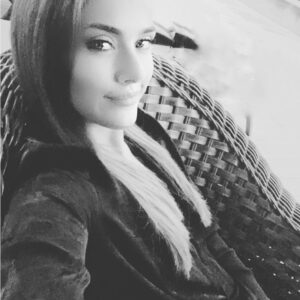 Dilşad Şimşek Instagram - 🖤🤍🖤