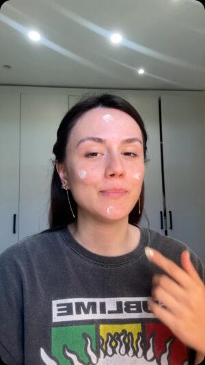 Dilan Telkök Instagram - bol sohbetli bi makeup🤓 #reklam