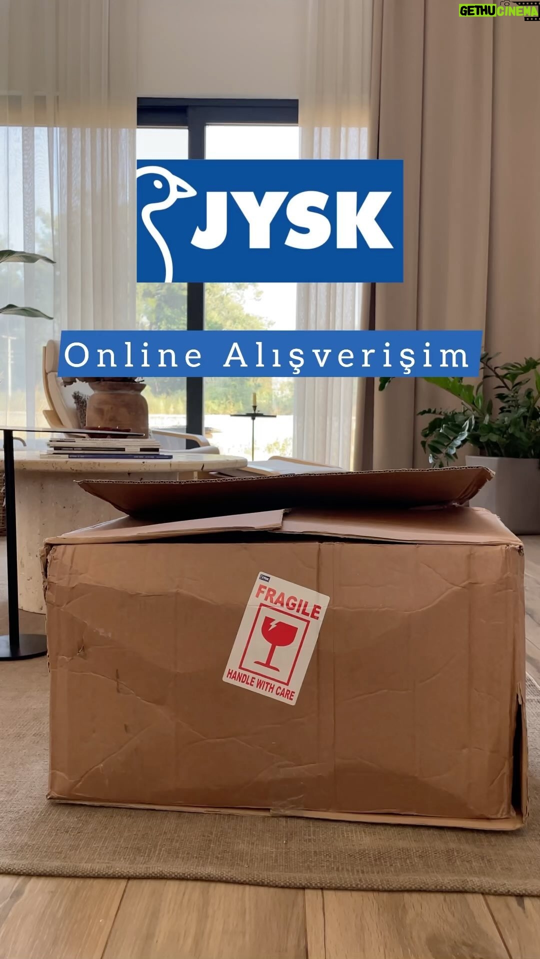 Dilan Telkök Instagram - İstanbulda yeni açılan @jyskturkiye mağazasına henüz gidememiş olsam bile online alışverişimi tabikiii hemen yaptım 🤓 aldıklarımdan en çok hangisini sevdiniz ? ben hepsine bayıldımm😍 #reklam