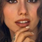 Dilan Telkök Instagram – @bobbibrownturkiye – C Vitaminli Nemlendirici baz
@lorealturkey_ – İnfailleble Siyah Göz Kalemi
@kikomilanoturkey – Far Paleti  @lancomeofficial – Drama Liquid Kahve Göz Kalemi
@maccosmeticsturkiye Far Paleti @lancomeofficial – İdole Eyeliner Siyah 
@armanibeauty – Luminous Silk Concealer 
@nyxcosmetics_turkiye – The Brow Glue Dark brown 
@makyajsehirde – Sky High Mascara 
@armanibeauty – Liminous Silk Fondoten 
@chanel.beauty – Bronzer 
@misshaturkiye – Allık 
@armanibeauty – Fluid Sheer
 @makyajsehirde – Super Stay Cryon 
#reklam