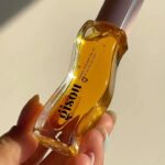 Dilan Telkök Instagram - Unboxing my new fav Lip oil 😍🍯🐝 #unboxing #gisou #işbirliğdeğil :)