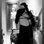 Dilara Aksüyek Instagram – Kanaatimce, her ne isek, o kadar da değiliz 🙋🏻‍♀️👽