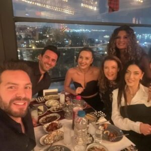 Dilara Büyükbayraktar Instagram - Vee karşınızda Canım Annem dump

@canimannemofficial #canımannem #set #tv8 #stellaryapım #saranstudios