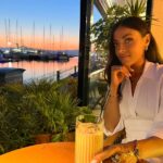Dilara Büyükbayraktar Instagram - Fotoya bakınca 5 sn sonra "Kalbim Ege'de kaldı" çalıyo 🤍