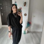 Dilara Büyükbayraktar Instagram - Sizin bayram kombininiz hangisi olurdu? 1,2,3,4,5? (Bana kalsa hep 5 😎) Herkese iyi bayramlar 🌸