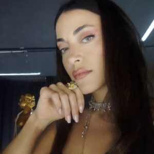 Dilara Büyükbayraktar Instagram - Bir takım yakın çalışmalar ve haller. Sonu hele 🥲
