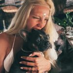Dilara Öztunç Instagram - Koşulsuz sevgiye giden , öz sevgi için sen yeterlisin … ve bir de bu ufaklık 🥹