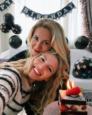 Dilara Öztunç Instagram - “🎂”