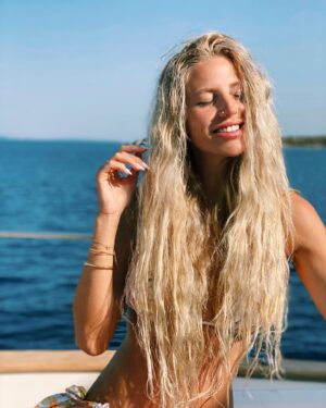 Dilara Öztunç Instagram - Ve yaz biter 🗯🥲