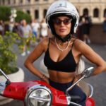 Dilara Kazimova Instagram - Kim moped sure bilir?Men artiq 10 ile yaxin Vespa sururem❤️🫀kirmizi bebeyim❤️💋
