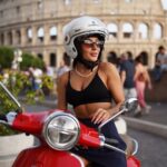 Dilara Kazimova Instagram - Kim moped sure bilir?Men artiq 10 ile yaxin Vespa sururem❤️🫀kirmizi bebeyim❤️💋
