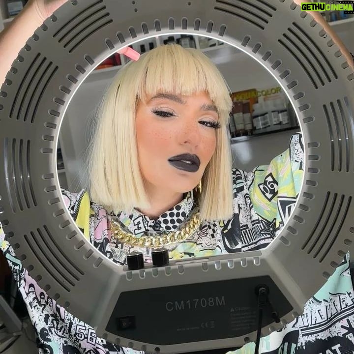 Dilara Kazimova Instagram - Love Me,Love me,say that you love😅💟💋 Hair:@instudio__raksana @instudio.az Make:@kryolan_ilhame @nigar._ibrahimova @fatimaamirlii @mua_mina__ #dilarakazımova #dilara #makeuptutorial #blondhead