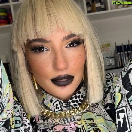 Dilara Kazimova Instagram - Love Me,Love me,say that you love😅💟💋 Hair:@instudio__raksana @instudio.az Make:@kryolan_ilhame @nigar._ibrahimova @fatimaamirlii @mua_mina__ #dilarakazımova #dilara #makeuptutorial #blondhead