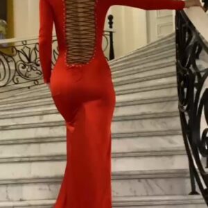 Dilara Kazimova Instagram - Red is my color💋❤️

Hair:@instudio_anar @instudio.az
Make:@kryolan_ilhame @nigar._ibrahimova
Dress:@soul_desire_couture 
Assistants:@alikhanov.vusal @mua_mina__ 
Location:@mangalsteakhousezugulba 

#dilara #dilarakazimova #reddress #instadaily #foryou #loveisintheair