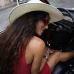 Dilara Kazimova Instagram - I miss traveling💘i miss summer💫🫀 Photo by @miri.take @jsphotovenice #dilara #dilarakazimova #italy #travel #roma #kesfetteyiz #kolizey