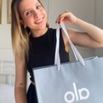 Dilara Kurtulmuş Instagram - Alo Yoga Ürünlerini Deniyoruz🤍 Mecbur #reklam