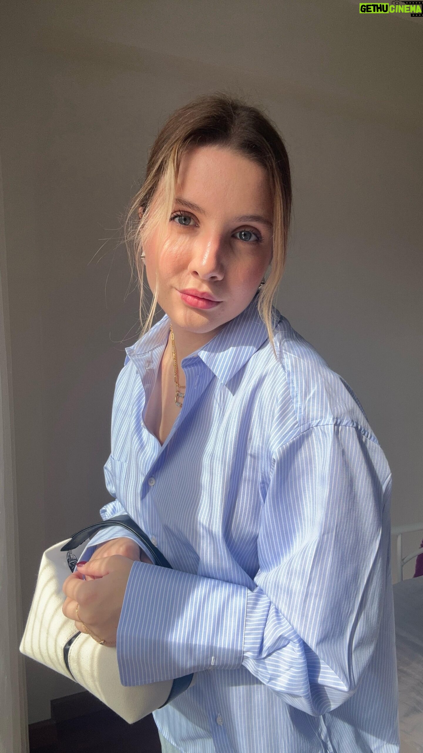 Dilara Kurtulmuş Instagram - Mavilendik🩵