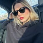 Dilara Kurtulmuş Instagram - 🖤