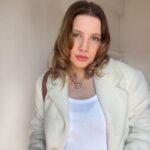 Dilara Kurtulmuş Instagram - Sade kombinlere bayılıyorum 🤍🫶🏼