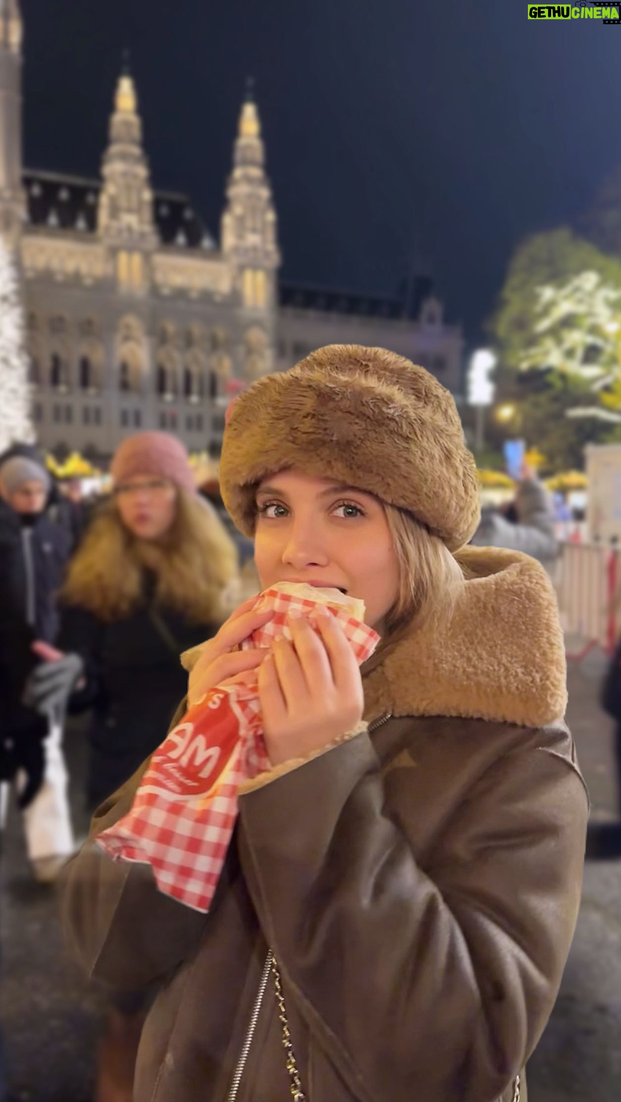 Dilara Kurtulmuş Instagram - En sevdiğim zaman🤍🎄