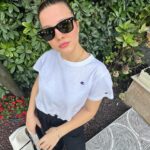 Dilara Kurtulmuş Instagram - Kasım ayında hala yaz gibi gezebiliyoruz🙃
