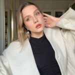 Dilara Kurtulmuş Instagram - Bu kombini çok beğendiiimm 🤍🫶🏼 Siz de çizme ve pantolon uyumunu seviyor musunuz?