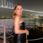 Dilara Kurtulmuş Instagram - Geçen geceden🖤