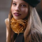 Dilara Mücaviroğlu Instagram - @hatmaker.co 🌼💜 📸: @bushchristopher