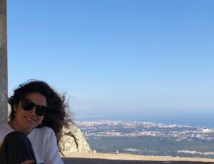 Dina Félix Costa Instagram - Passear na nossa Serra de Sintra, piqueniques em florestas mágicas...
Não preciso de muito mais para ser feliz 😊
Beijo e bom resto de fim de semana ❤️
