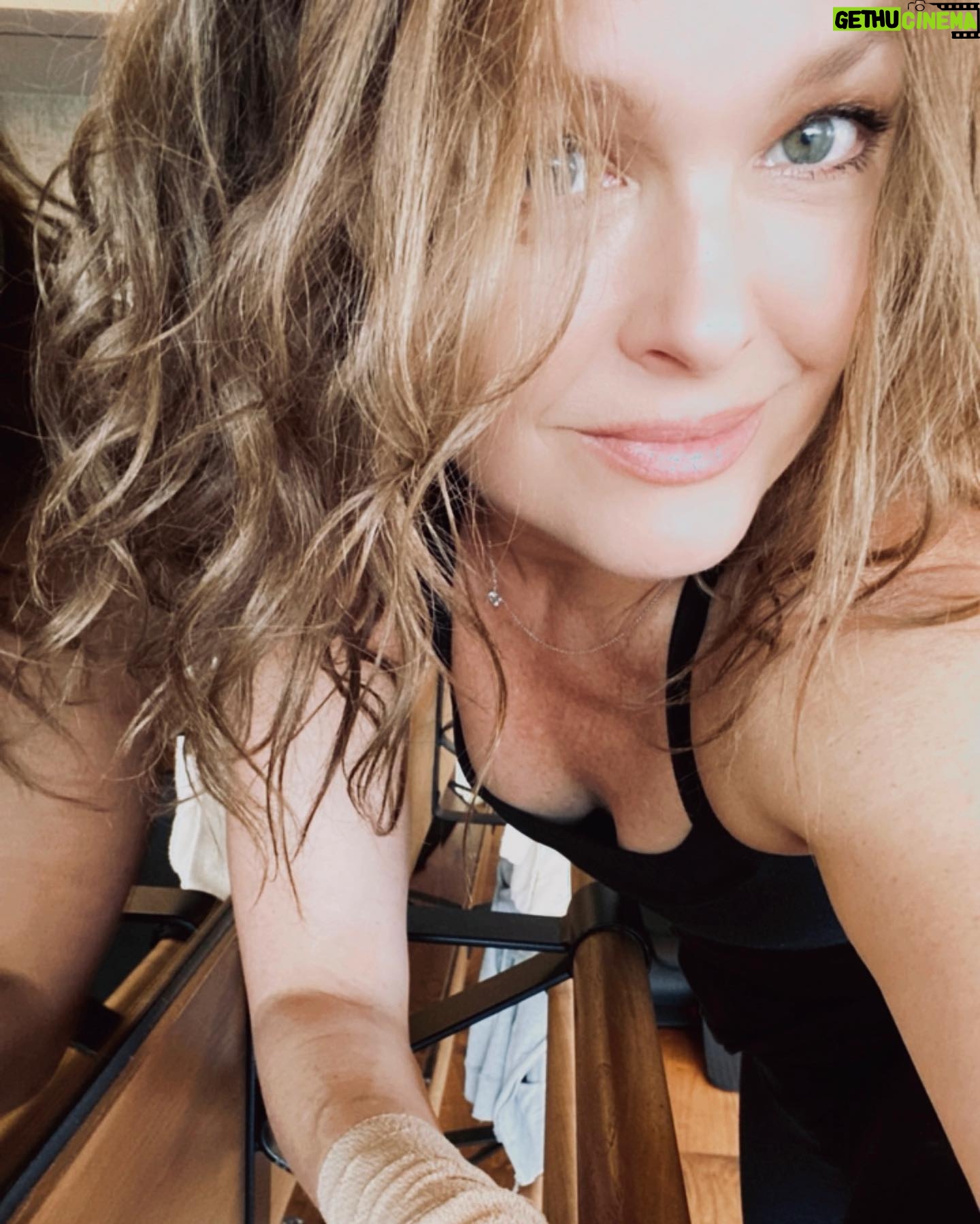 Dina Meyer - 8.5K Likes - 💪 Monday Motivation 🙌
Health is Wealth People!
Take care of your body, and it takes care of you.
Age, illness, injury… it happens to all of us.
If you haven’t already, try to do something that makes you a little stronger today.
Or at least, a little happier. 😀👍
Movement, music, and meditation work for me.
Life is so fragile and we don’t know what tomorrow will bring.
So why not take a little break and focus on yourself today?
Breathe. STRETCH. Dance (my favorite ❤️)
Be present and be grateful for what (and WHO) you have… today.
“You know what to do!” Go get ‘em Trooper! OohRah 💪👊👊👊
.
.
.
#motivation #inspiration #healthylifestyle #starshiptroopers #dizlives #love #happiness #gratitude #goodvibes #barre