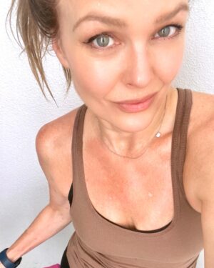 Dina Meyer Instagram - #tuesdaymotivation”
“Do your part’”

Eat right. 
Exercise.
Sweat.

We may not live forever 
or be able to stop Father Time, 
but we can certainly put up a fight, 
do the best with what we’ve got 
and live our best lives.
💪👊👊👊
OoohRah! 

“You Know What to Do”
Don’t forget to smile.
🩷😉🩷

#strong #healthy #strongwomen #healthylifestyle #love #selfcare #selfconfidence #motivation #inspiration #youreonlyasoldasyoufeel #starshiptroopers #healthydiet #instagood #instagram #instadaily